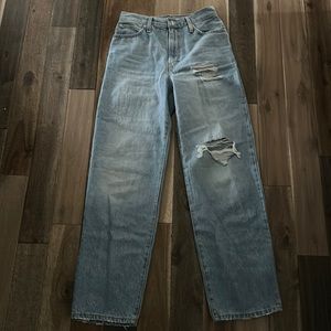 Women’s Levi’s jeans